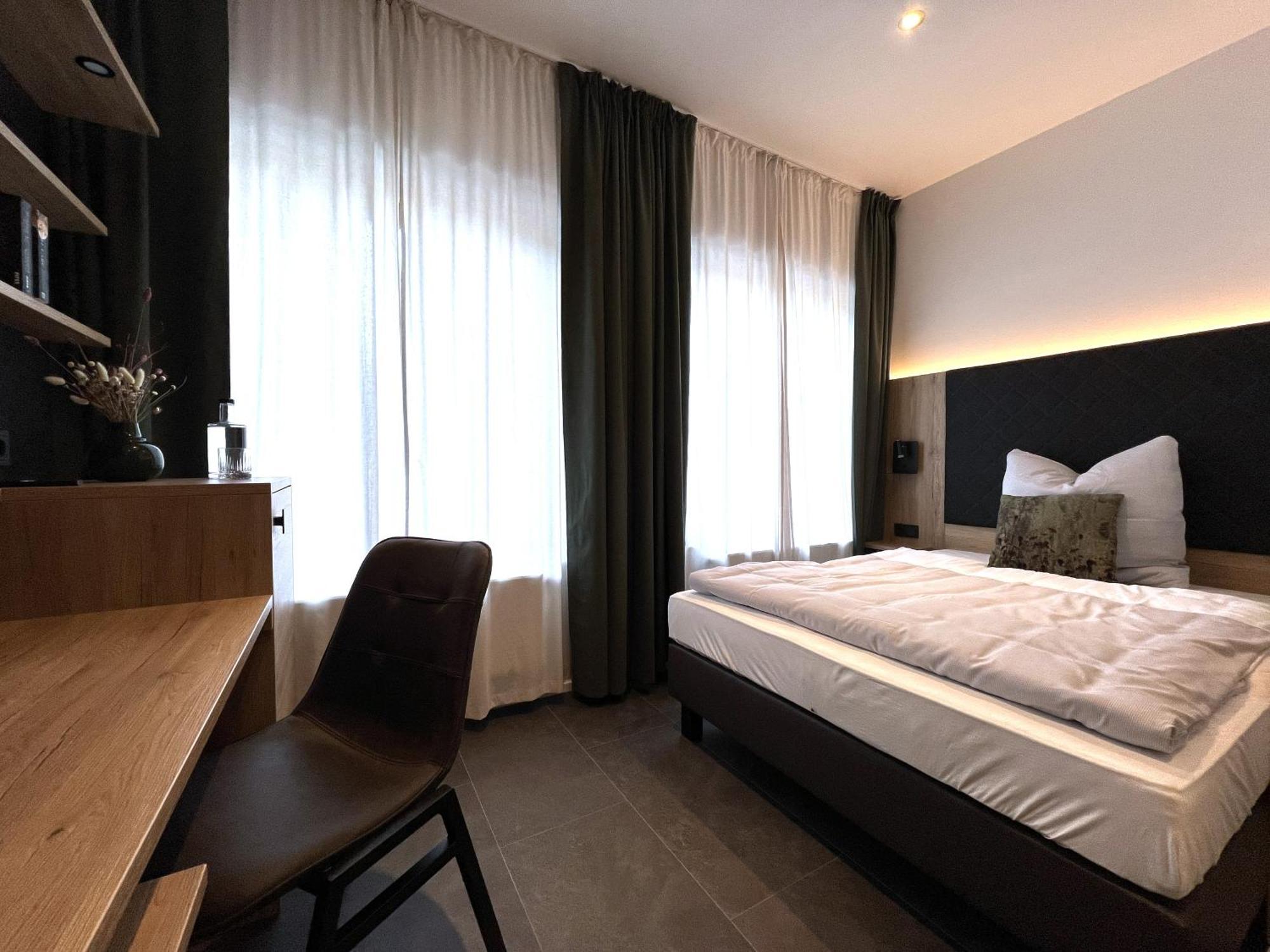 Haus Kuckenberg Otel Burscheid Dış mekan fotoğraf